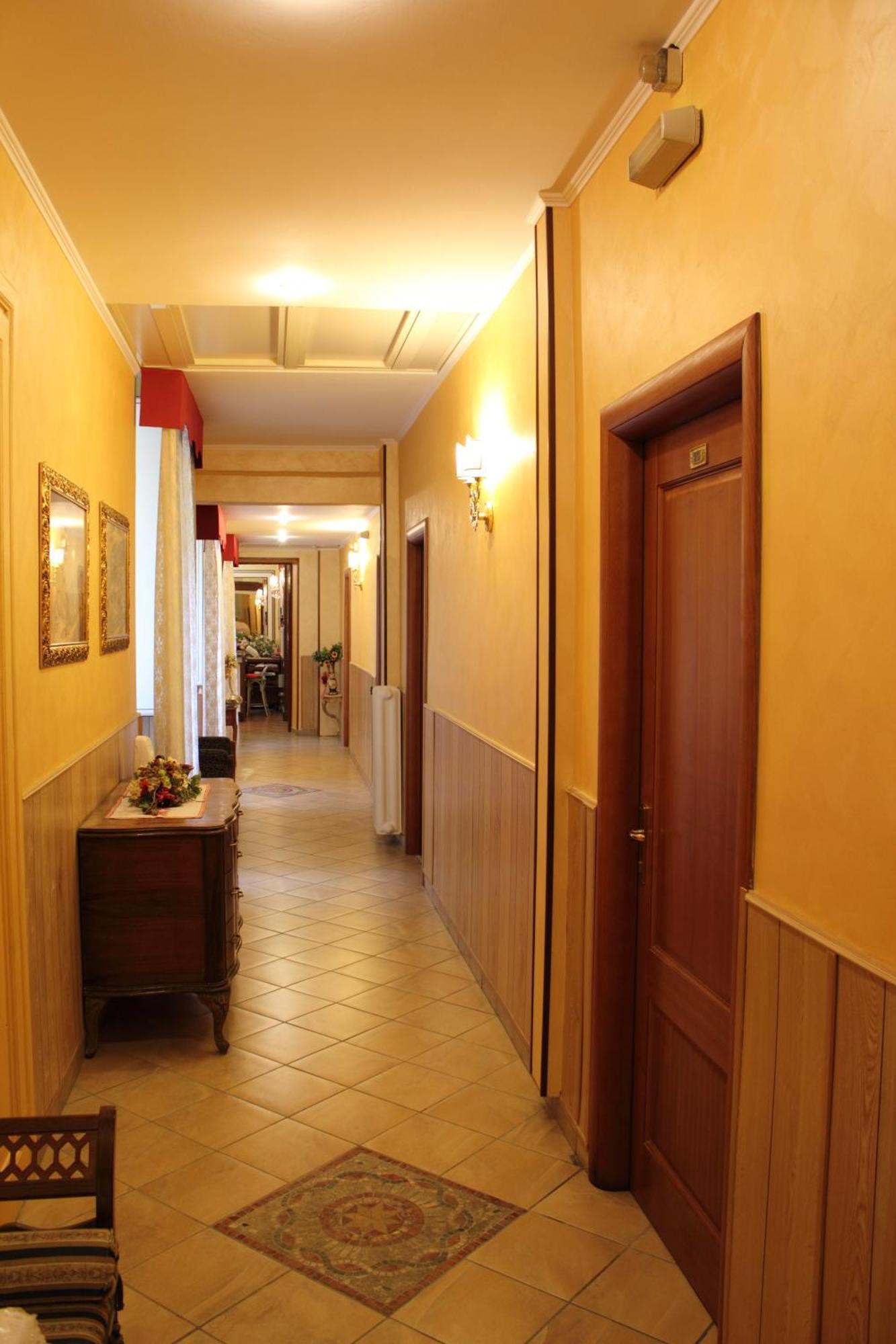 Hotel Giugiù *